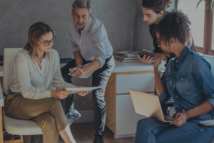 Thales Dantas da Loft e Felipi Adauto conversam sobre inovação e crescimento das imobiliárias no podcast Água, Café ou Chopp Gelado